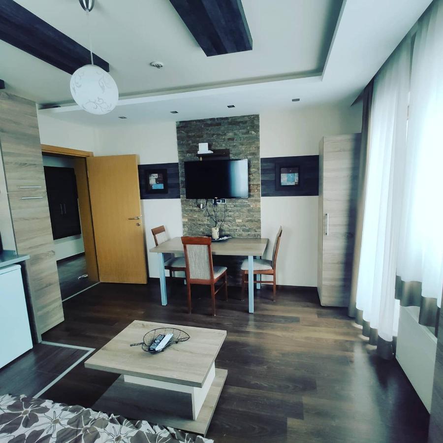 Apartman D16 Milmari โคเปานิก ภายนอก รูปภาพ